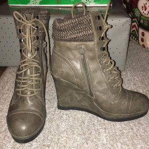 Lace up heeled boots